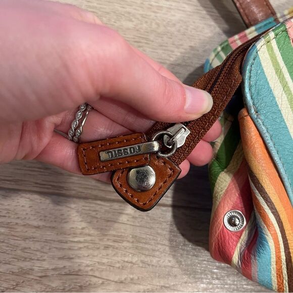 Fossil Signature Striped Multicolor Leather Shoulder Bag - Picture 10 of 11